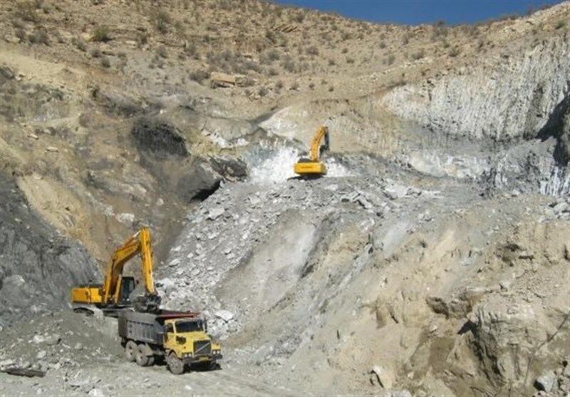 مطالبات میلیاردی از شرکت سنگ آهن با مقاومت مدیرعامل مواجه شد/نمایندگان کارکنان سنگ آهن مرکزی: نمی گذاریم سرمایه های طرح های توسعه ای شرکت به حساب صندوق فولاد واریز شود مطالبات میلیاردی از شرکت سنگ آهن با مقاومت مدیرعامل مواجه شد/نمایندگان کارکنان سنگ آهن مرکزی: نمی گذاریم سرمایه های طرح های توسعه ای شرکت به حساب صندوق فولاد واریز شود