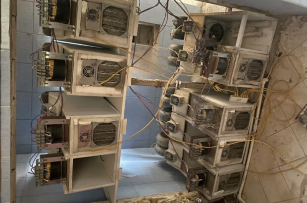 کشف و توقیف ۷ دستگاه ماینر غیرمجاز در دامداریهای شهرستان اشکذر کشف و توقیف ۷ دستگاه ماینر غیرمجاز در دامداریهای شهرستان اشکذر