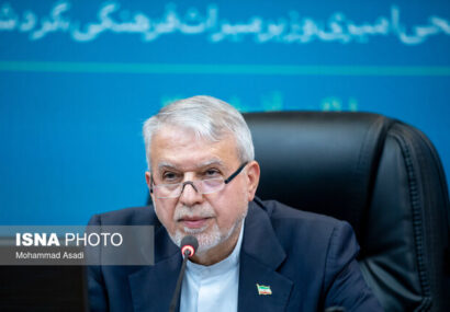 یزد به عنوان یکی از رؤوس مثلث گردشگری ایران برای‌مان مهم است