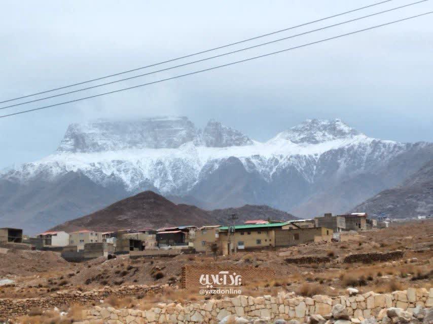بارش باران در یزد/ ارتفاعات سفیدپوش شد بارش باران در یزد/ ارتفاعات سفیدپوش شد